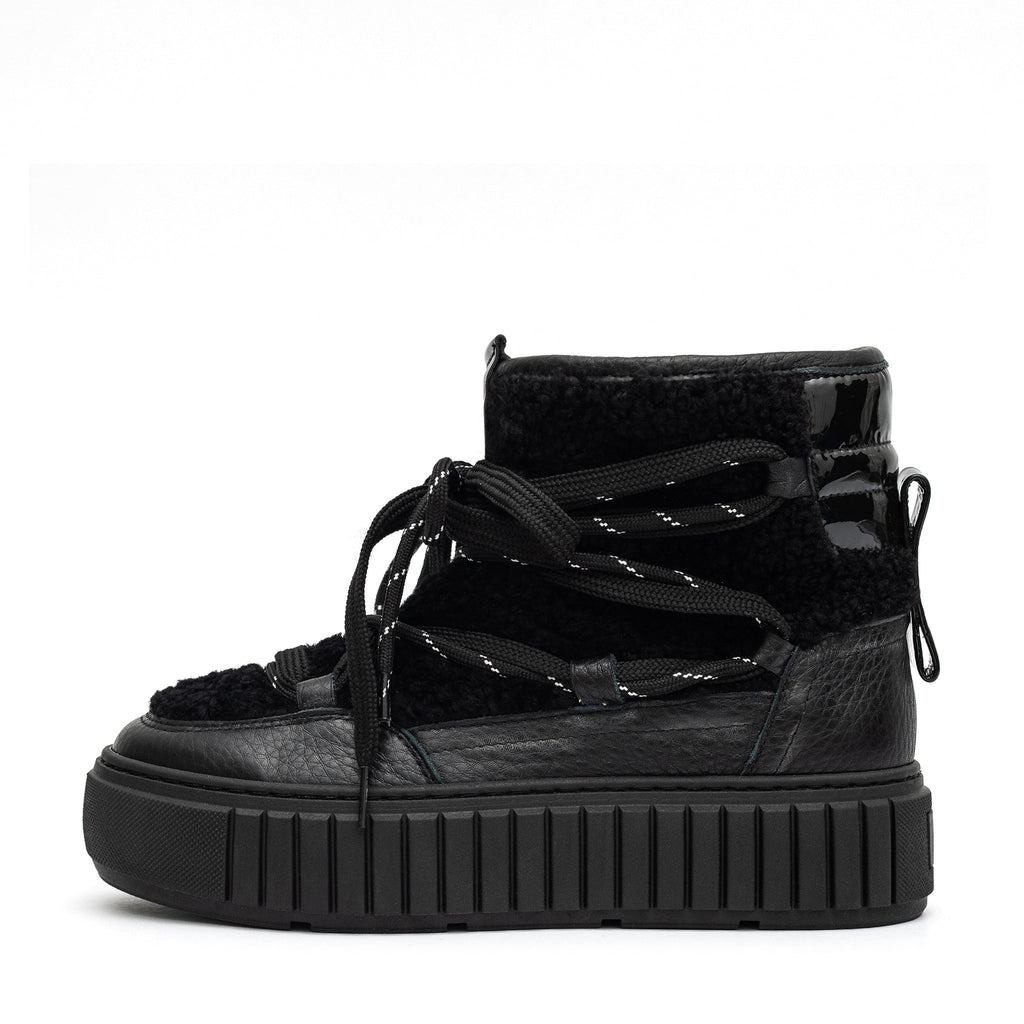 Noir Urban Shearling Boot