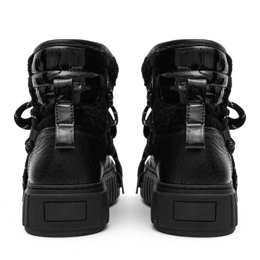 Noir Urban Shearling Boot