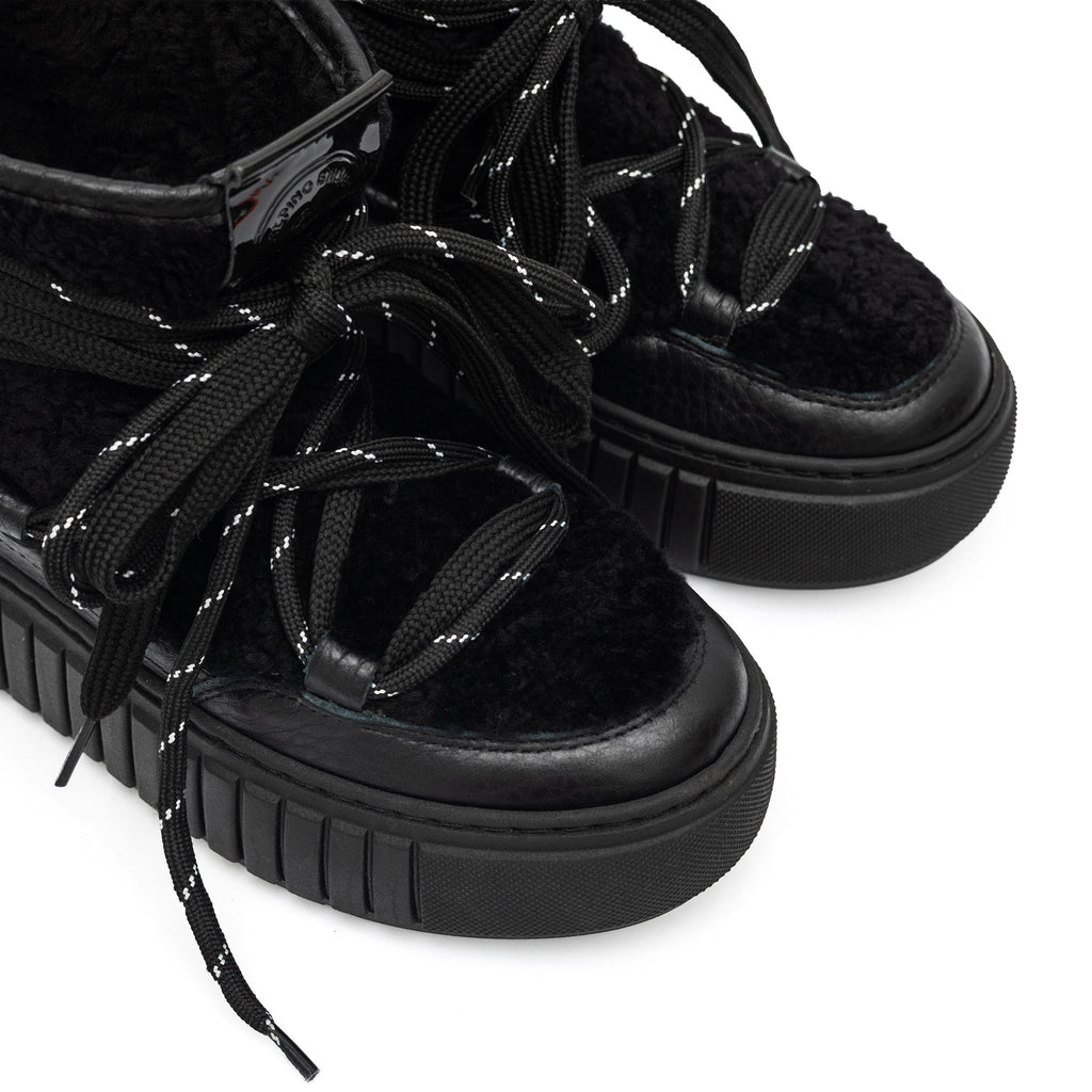 Noir Urban Shearling Boot